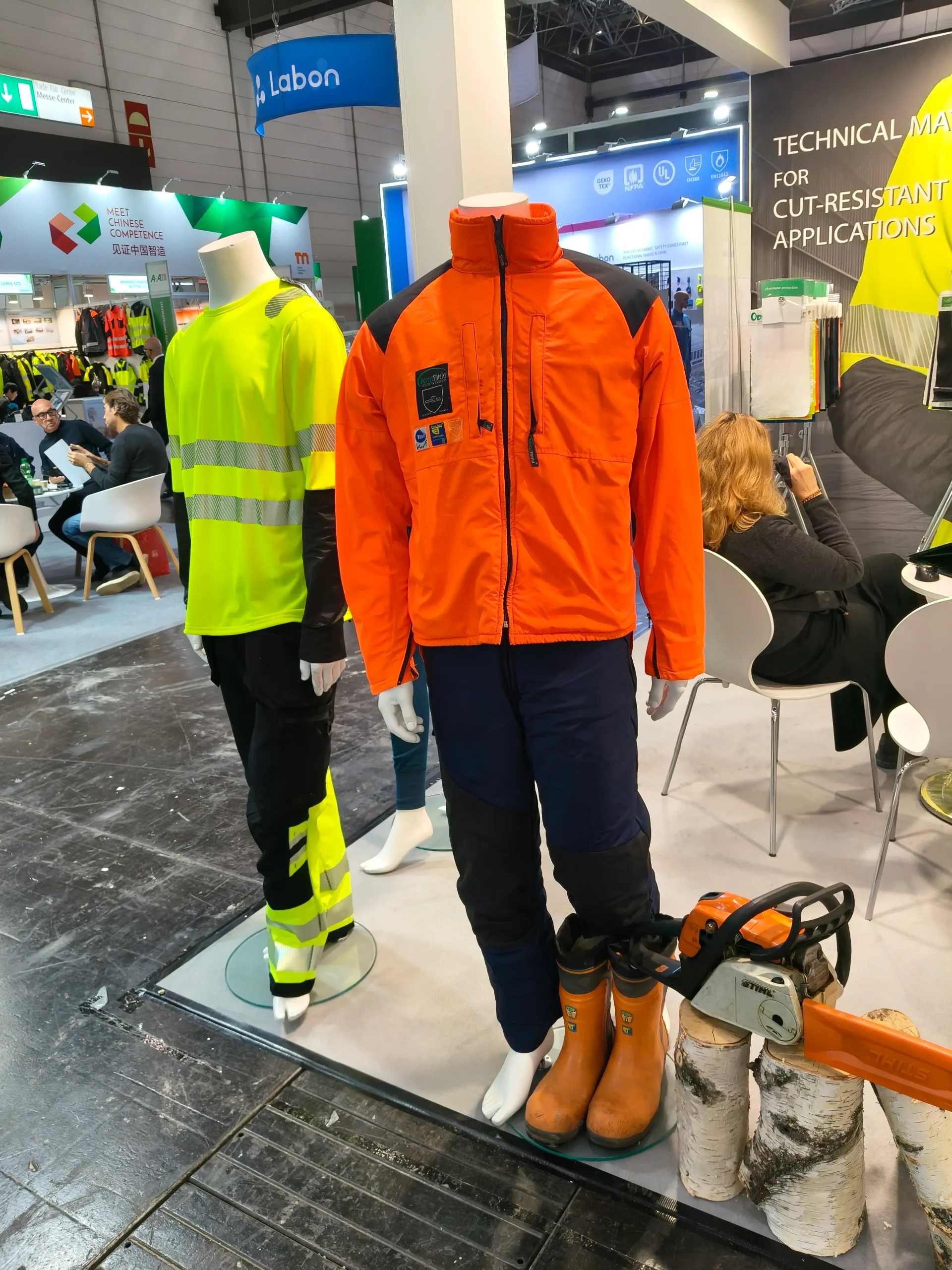 metsurin-moottorinsahasuojaus-asu Moottorisahasuojattu työvaate EN 381 -standardin mukaisena